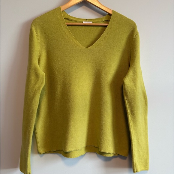 Gerry Weber Chartreuse V-Neck Knit Sweater | Size 12 - Picture 2 of 8